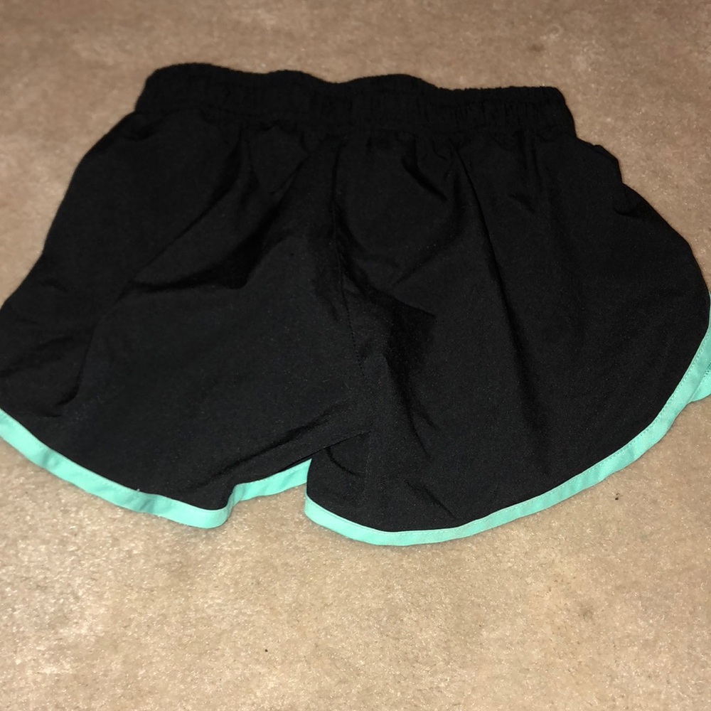 Shorts - Picture 3 of 3